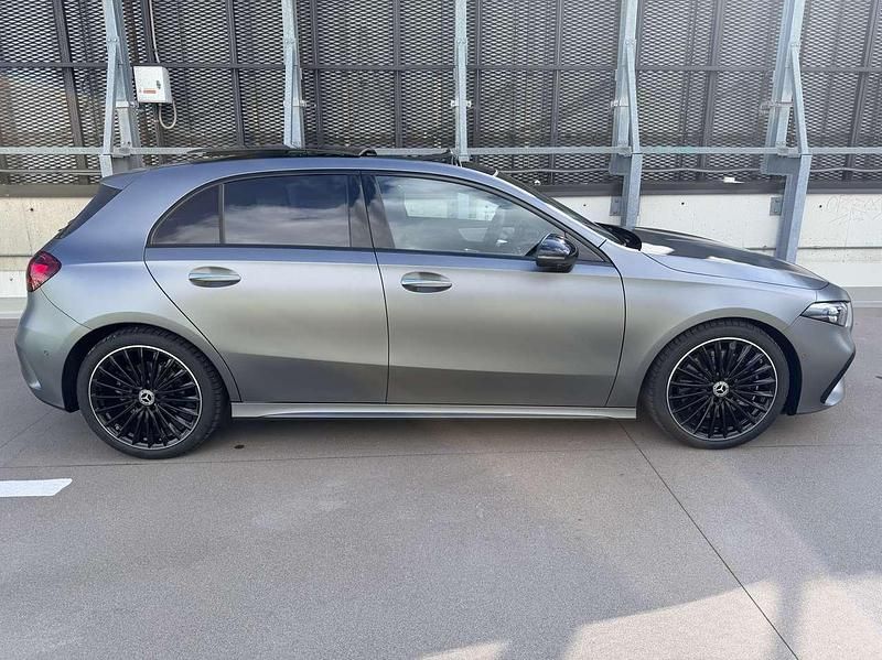 Nuova Mercedes A250 Premium 224 CV (164 kW) 2026 Grigio magno designo Berlina