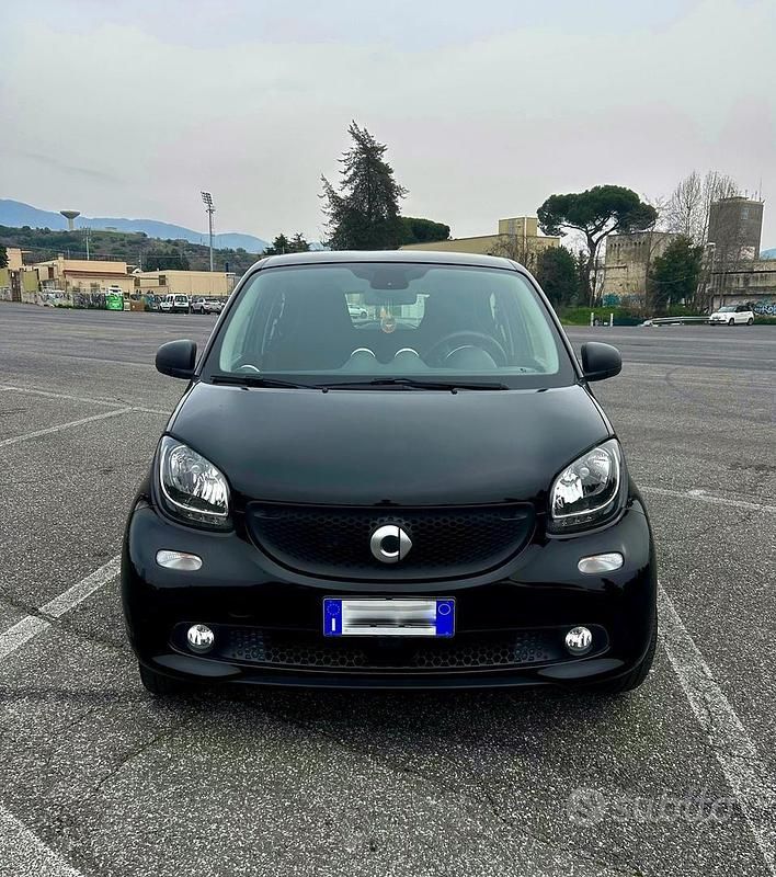 Usata Smart ForFour 71 CV (52 kW) 2018 Nero Utilitaria