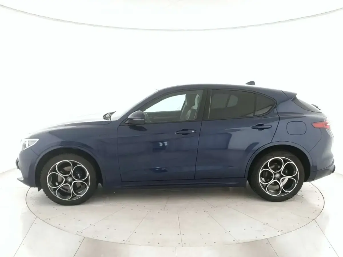 Usata Alfa Romeo Stelvio Veloce 209 CV (153 kW) 2020 Blu notte SUV