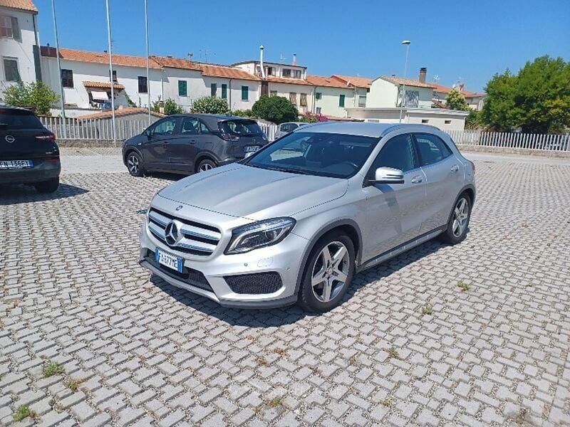 Argento Usata 2015 Mercedes GLA250 Premium SUV | 17.300 € (Super prezzo) - Immagine 1/4