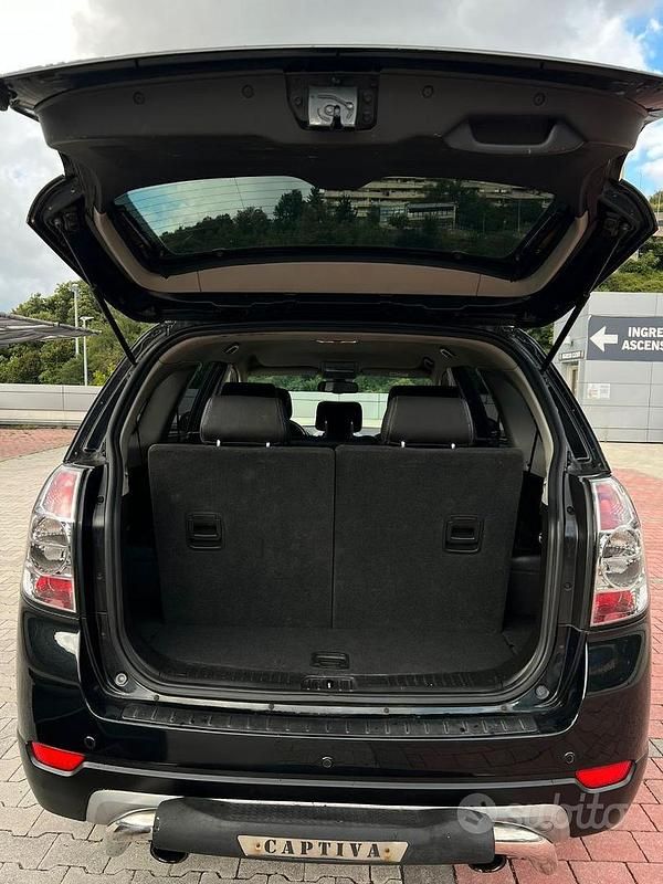 Usata Chevrolet Captiva 184 CV (135 kW) 2011 Nero SUV