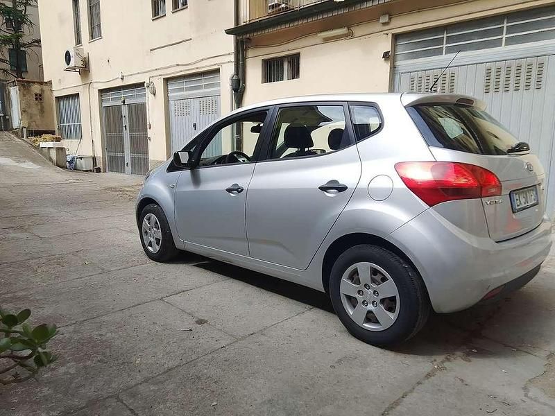 Usata Kia Venga LX 77 CV (56 kW) 2011 Utilitaria