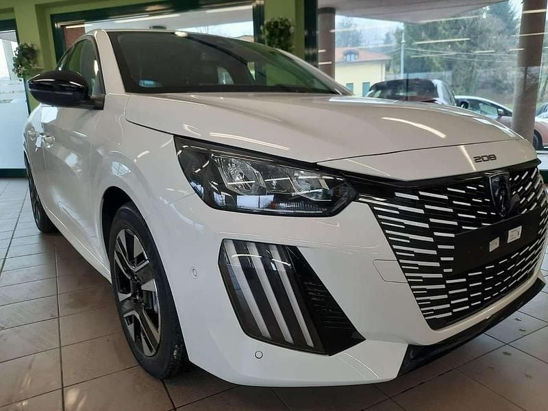 Bianco Nuova 2026 Peugeot 208 Allure Utilitaria | 21.500 € (Cara) - Immagine 1/2