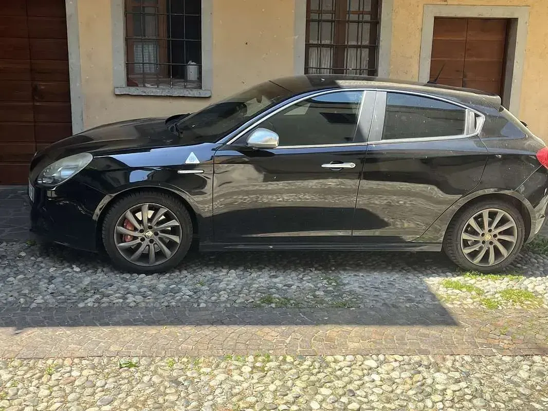 Usata Alfa Romeo Giulietta Quadrifoglio Verde 235 CV (172 kW) 2011 Utilitaria