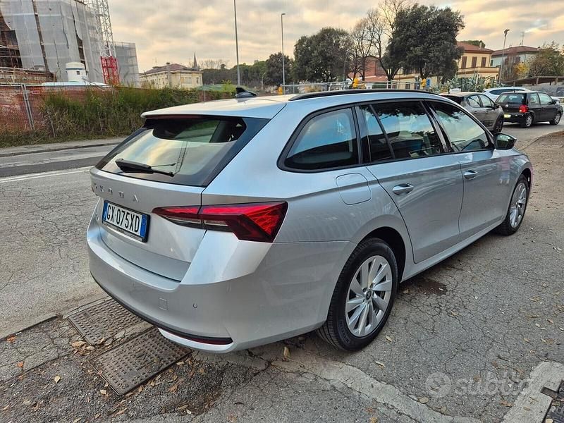 Usata Skoda Octavia Selection 150 CV (110 kW) 2024 Grigio Station wagon