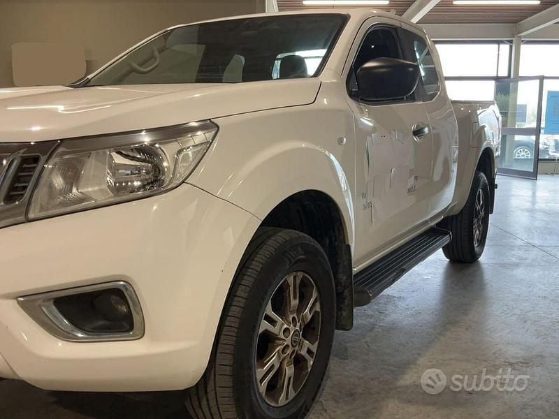 Usata Nissan Navara Acenta 163 CV (119 kW) 2020 Bianco Pick-up