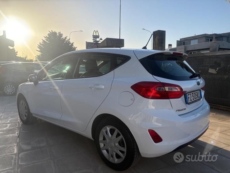 Usata Ford Fiesta 75 CV (55 kW) 2019 Bianco Utilitaria