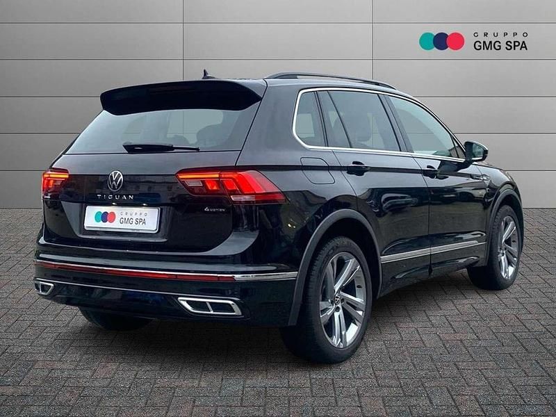 Usata VW Tiguan R-line 150 CV (110 kW) 2021 Nero SUV