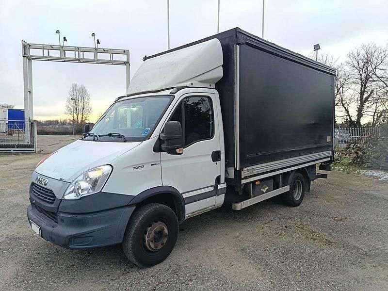 Usata Iveco Daily 170 CV (125 kW) 2013 Bianco Furgone