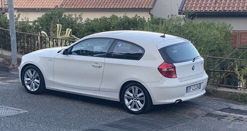 Usata 2008 BMW 120 Due volumi | 3150 € (Buon prezzo) - Immagine 1/4