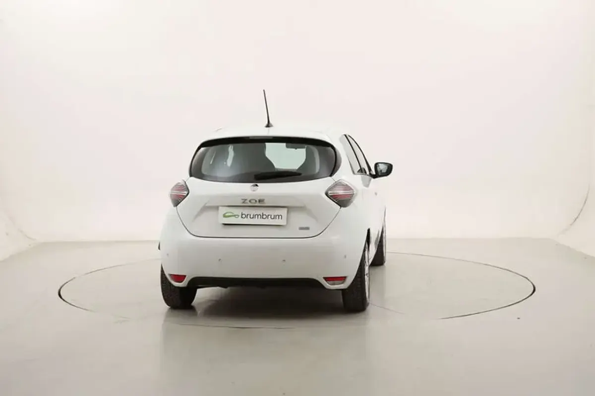 Usata Renault Zoe Zen 50 kW (69 CV) 2022 Bianco Utilitaria