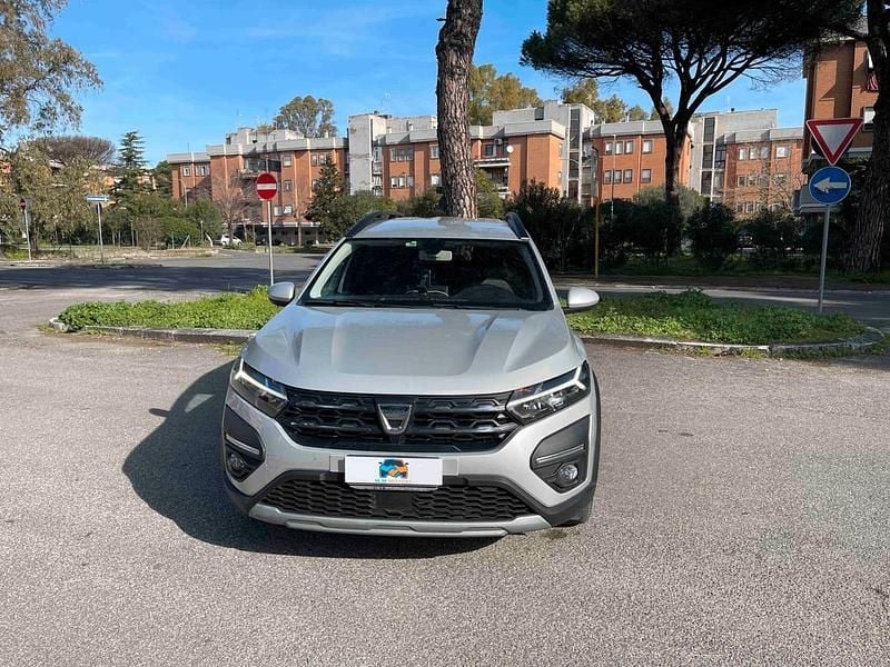 Usata Dacia Jogger Comfort 101 CV (74 kW) 2022 Argento Monovolume