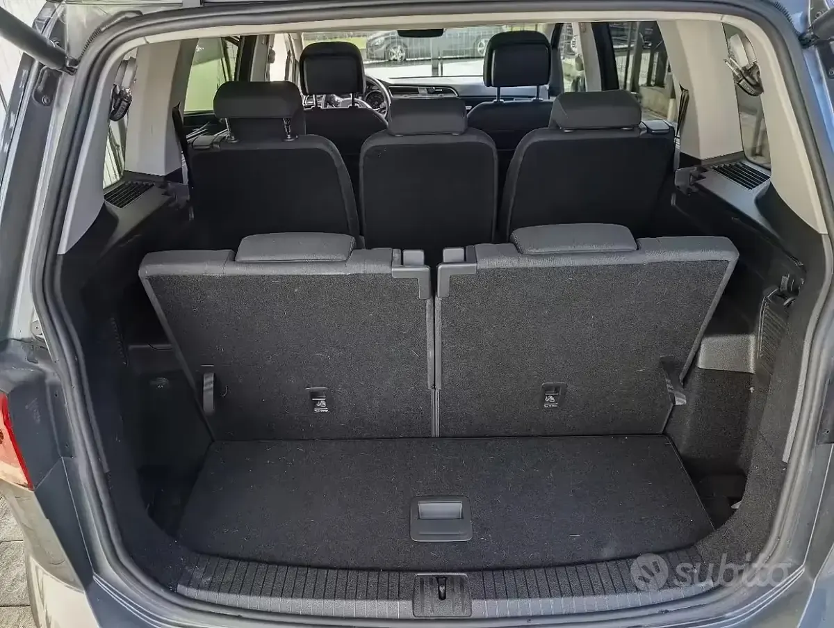 Usata VW Touran 150 CV (110 kW) 2017 Grigio Monovolume