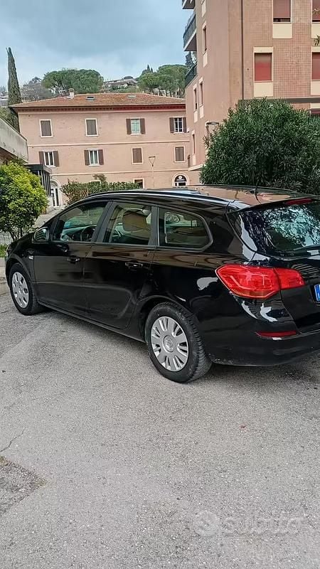 Usata Opel Astra 2011 Nero Station wagon