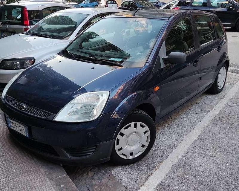 Usata Ford Fiesta Zetec 75 CV (55 kW) 2003 Berlina