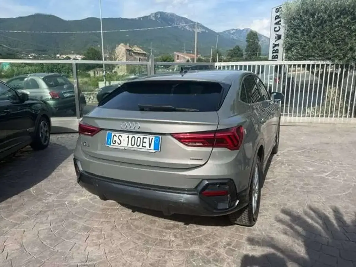 Usata Audi Q3 Sportback Business Plus 150 CV (110 kW) 2023 Verde salvia metallizzato SUV