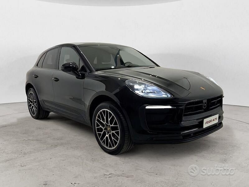 Usata Porsche Macan 265 CV (194 kW) 2021 Nero pastello SUV