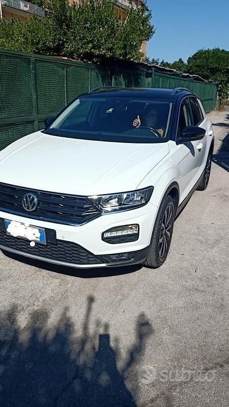 Usata VW T-Roc 116 CV (85 kW) 2019 Bianco SUV