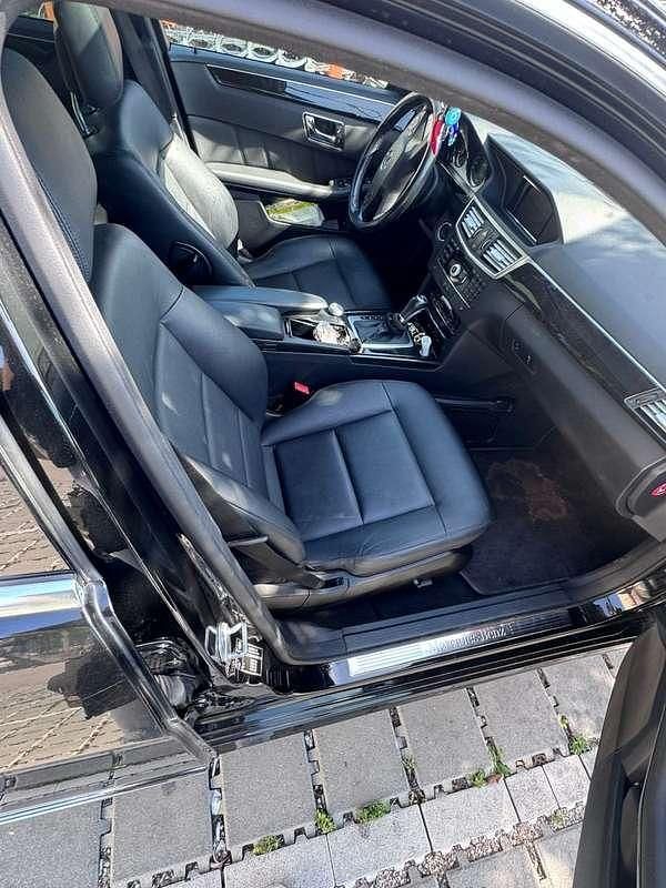 Usata 1994 Mercedes E250 Tre volumi | 14.000 € - Immagine 1/4