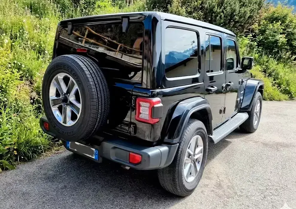 Usata Jeep Wrangler Unlimited Sahara 272 CV (200 kW) 2020 Nero SUV