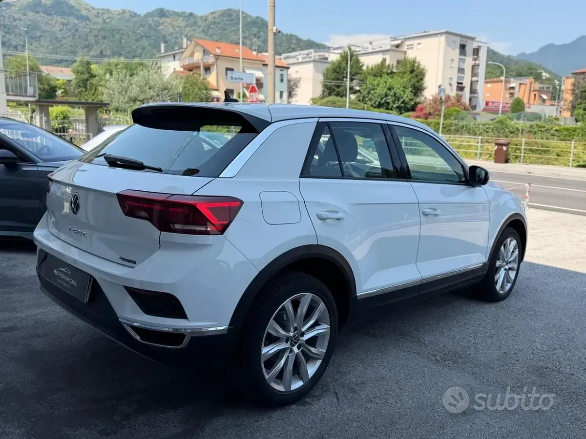 Usata VW T-Roc Sport 150 CV (110 kW) 2021 Bianco SUV