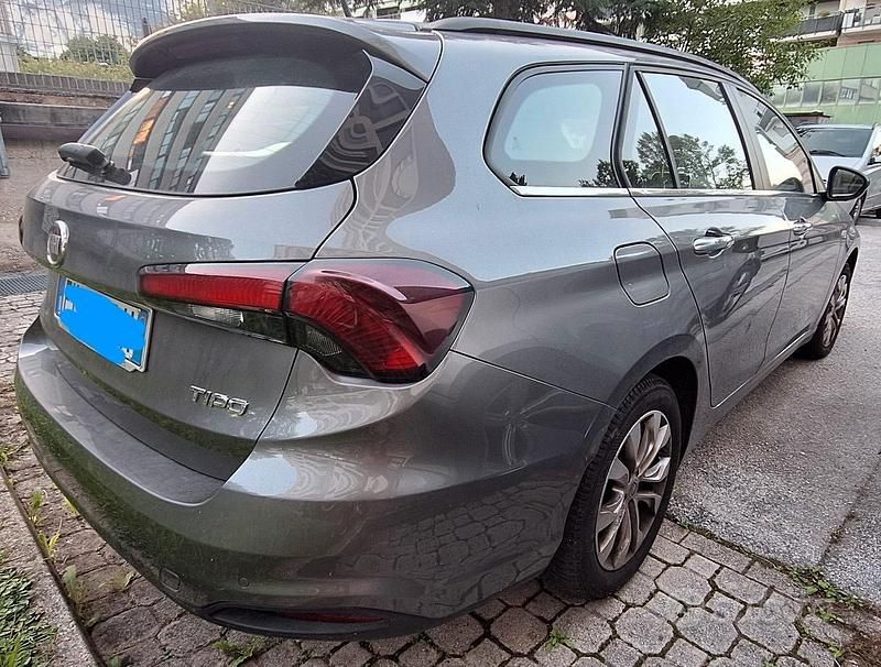 Usata Fiat Tipo 120 CV (88 kW) 2019 Grigio Station wagon