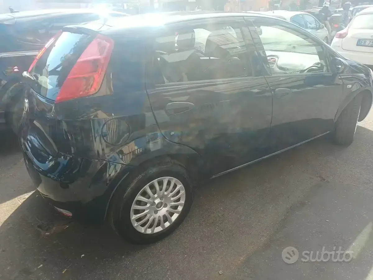 Usata Fiat Grande Punto 69 CV (50 kW) 2017 Utilitaria