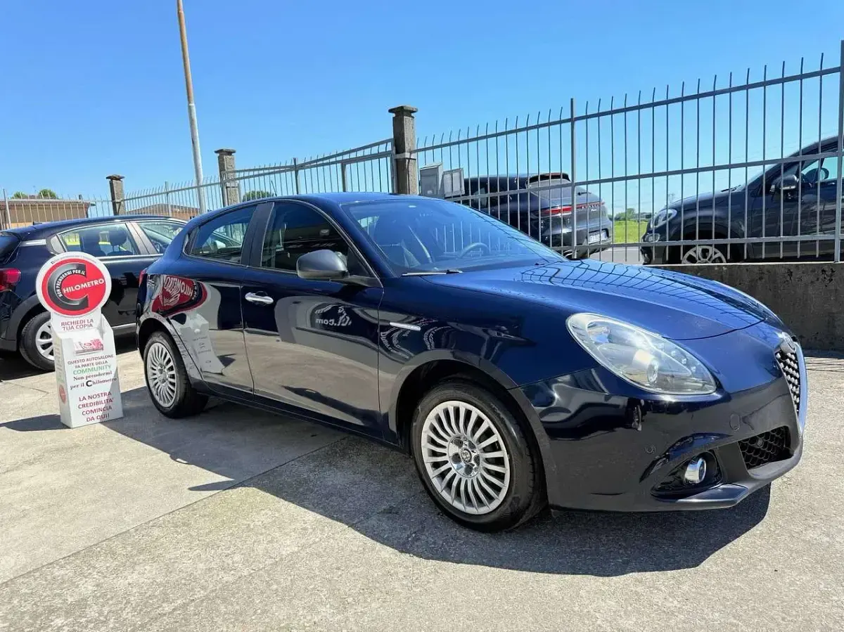 Usata Alfa Romeo Giulietta Business 120 CV (88 kW) 2018 Blu/azzurro Utilitaria
