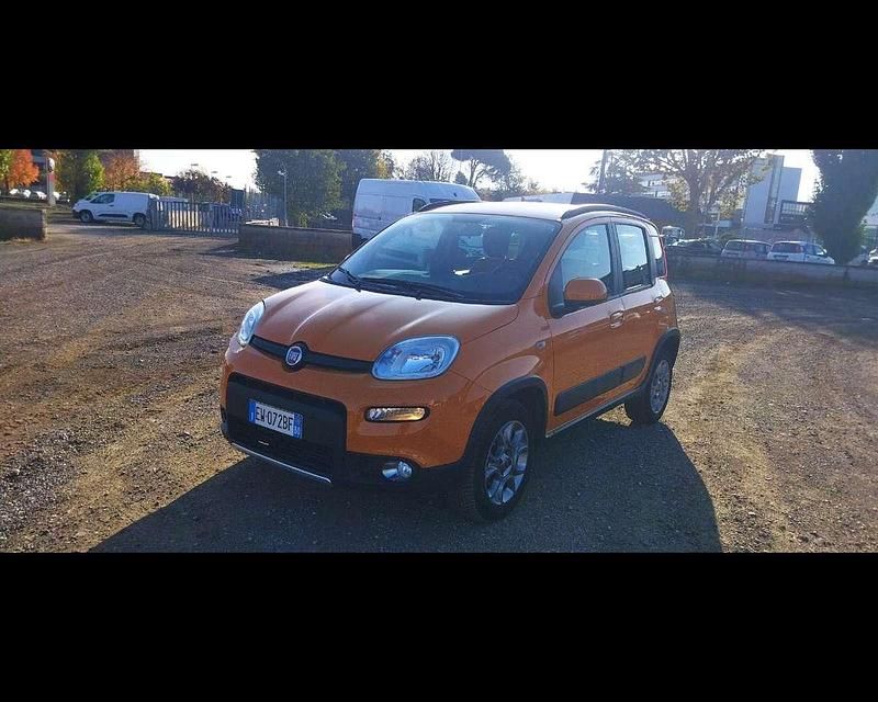 Usata Fiat Panda Trekking 75 CV (55 kW) 2014 Arancio Berlina