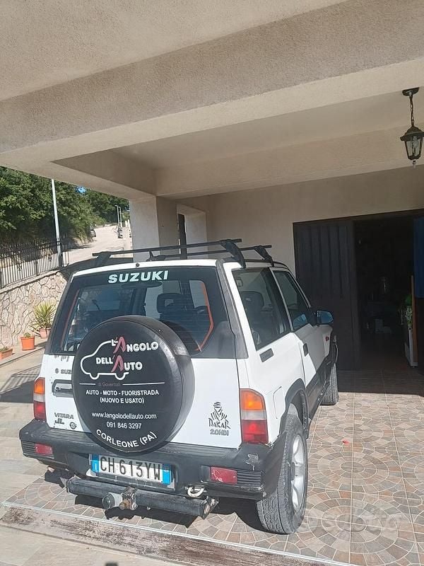 Bianco Usata 2003 Suzuki Vitara SUV | 6500 € (Buon prezzo) - Immagine 1/4