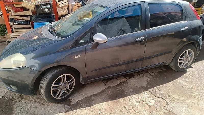 Usata 2008 Fiat Grande Punto Due volumi | 1500 € (Super prezzo) - Immagine 1/3
