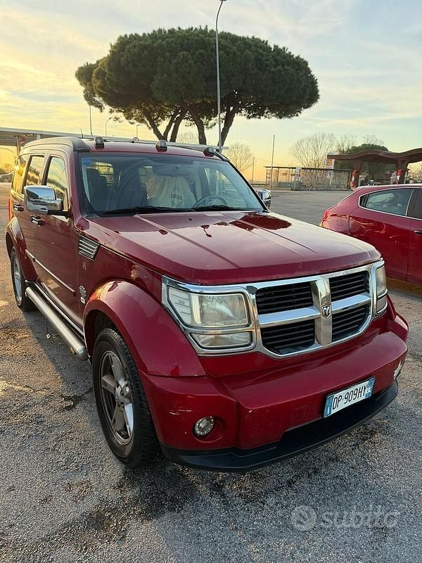 Usata Dodge Nitro 177 CV (130 kW) 2008 Rosso SUV