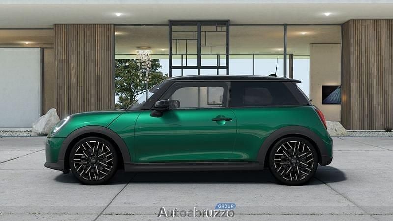 Nuova Mini Cooper Favoured 114 kW (156 CV) 2026 Utilitaria