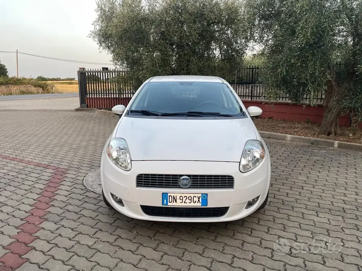 Usata Fiat Grande Punto Dynamic 65 CV (47 kW) 2008 Utilitaria