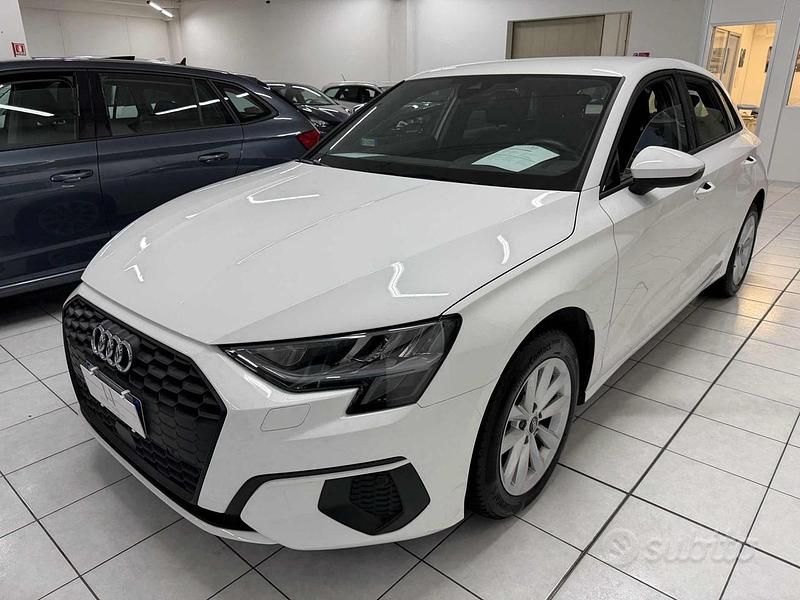 Bianco Usata 2022 Audi A3 Business Tre volumi | 24.800 € (Cara) - Immagine 1/4