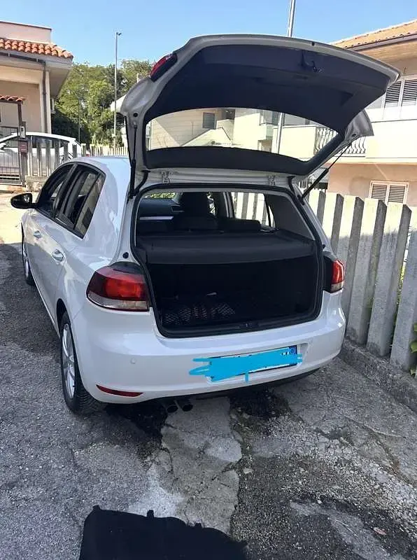 Usata VW Golf VI Highline 110 CV (80 kW) 2009 Bianco Berlina