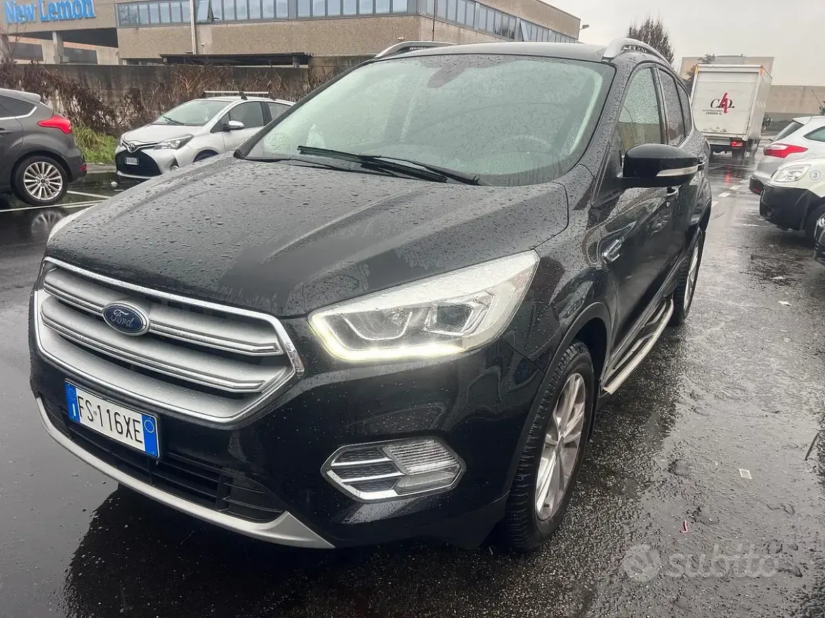 Usata Ford Kuga S 120 CV (88 kW) 2018 Nero SUV