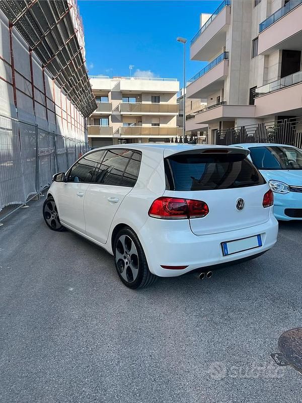Usata VW Golf VII 105 CV (77 kW) 2012 Bianco Berlina