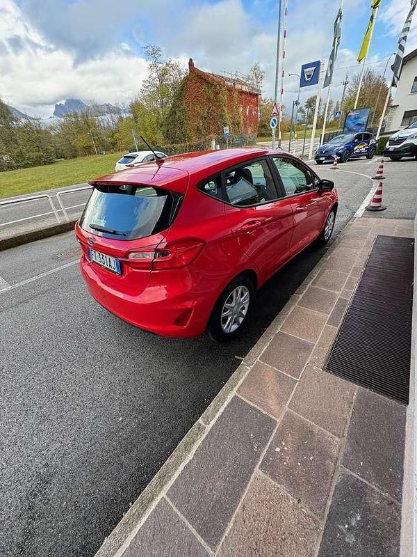 Usata Ford Fiesta 86 CV (63 kW) 2018 Rosso Utilitaria