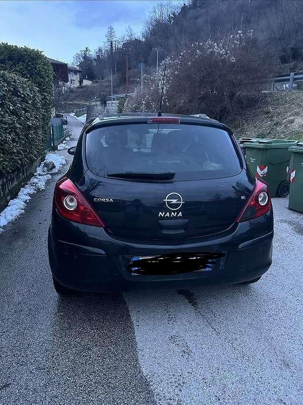 Usata Opel Corsa Club 80 CV (58 kW) 2010 Utilitaria