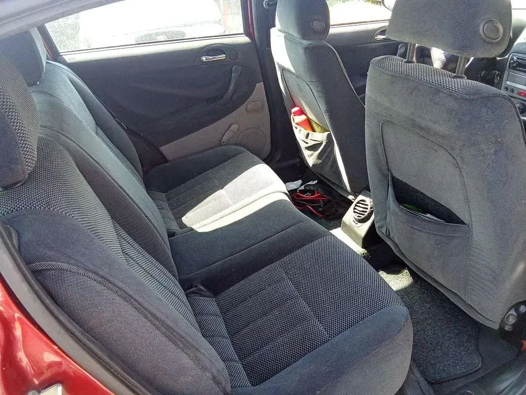 Usata Alfa Romeo 147 Progression 105 CV (77 kW) 2001 Utilitaria