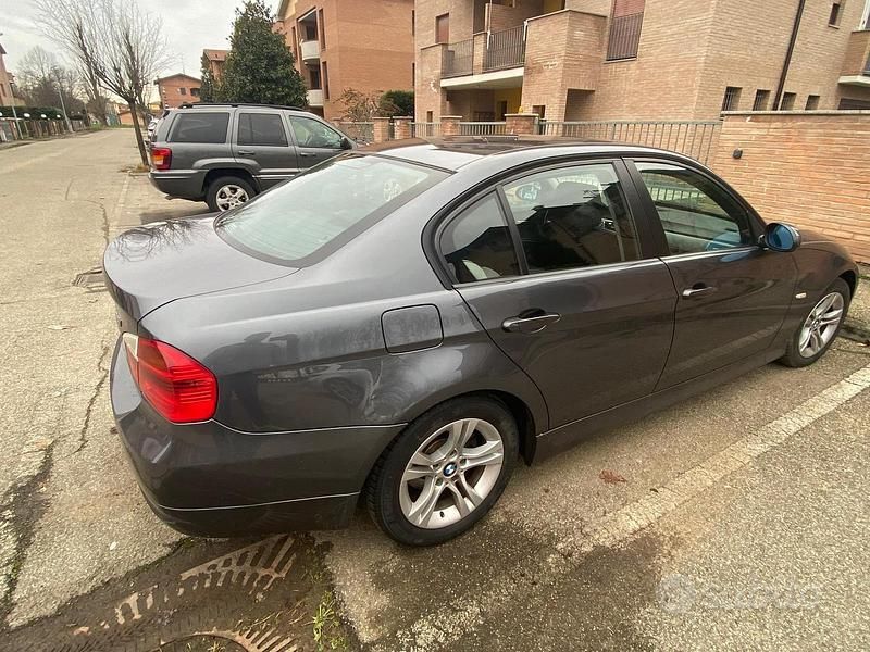 Usata BMW 320 170 CV (125 kW) 2007 Grigio Berlina