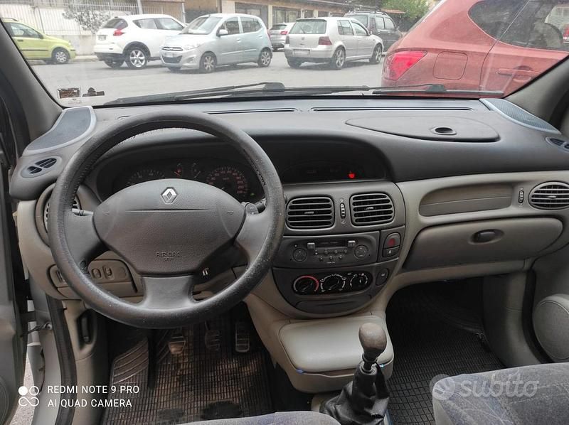 Usata Renault Scénic 2000 Grigio Monovolume