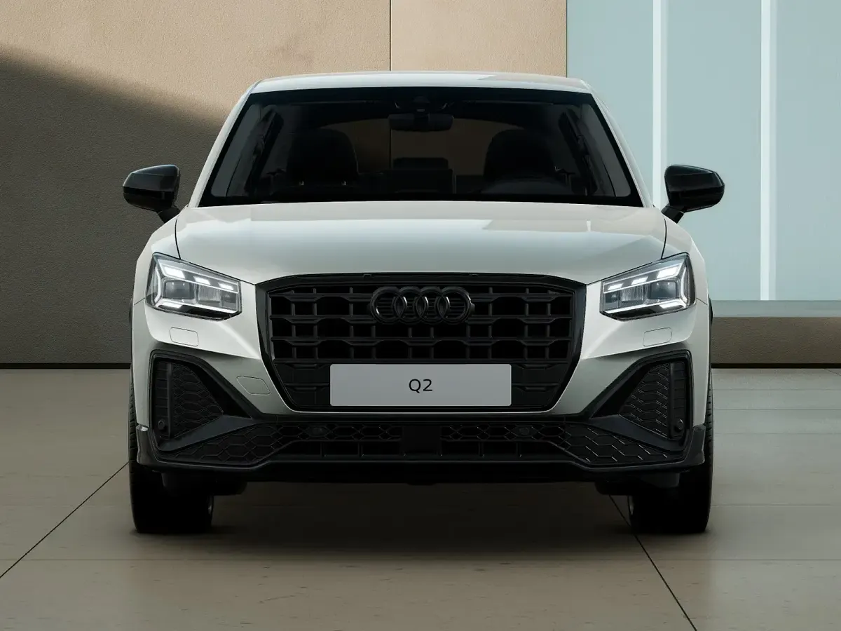 Nuova Audi Q2 S-Line 2026 Argento cavo metallizzato SUV