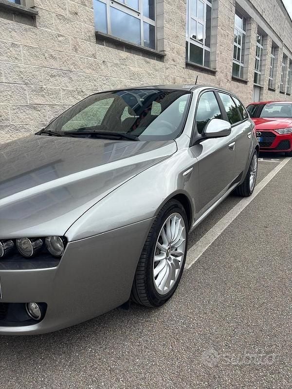 Usata Alfa Romeo Giulietta 150 CV (110 kW) 2012 Grigio Utilitaria