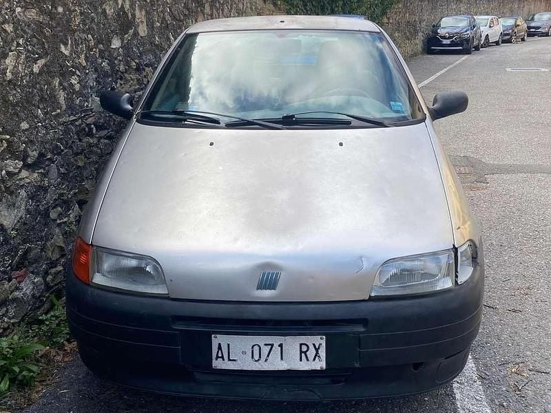 Usata Fiat Punto 73 CV (53 kW) 1997 Grigio Berlina