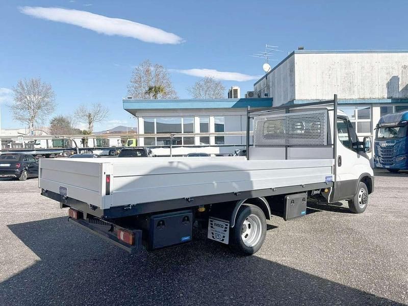 Usata Iveco Daily 140 CV (102 kW) 2023 Bianco Furgone