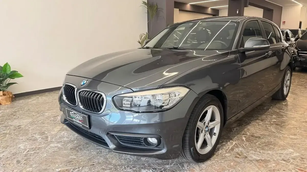 Usata BMW 118 Advantage 150 CV (110 kW) 2015 Grigio Utilitaria
