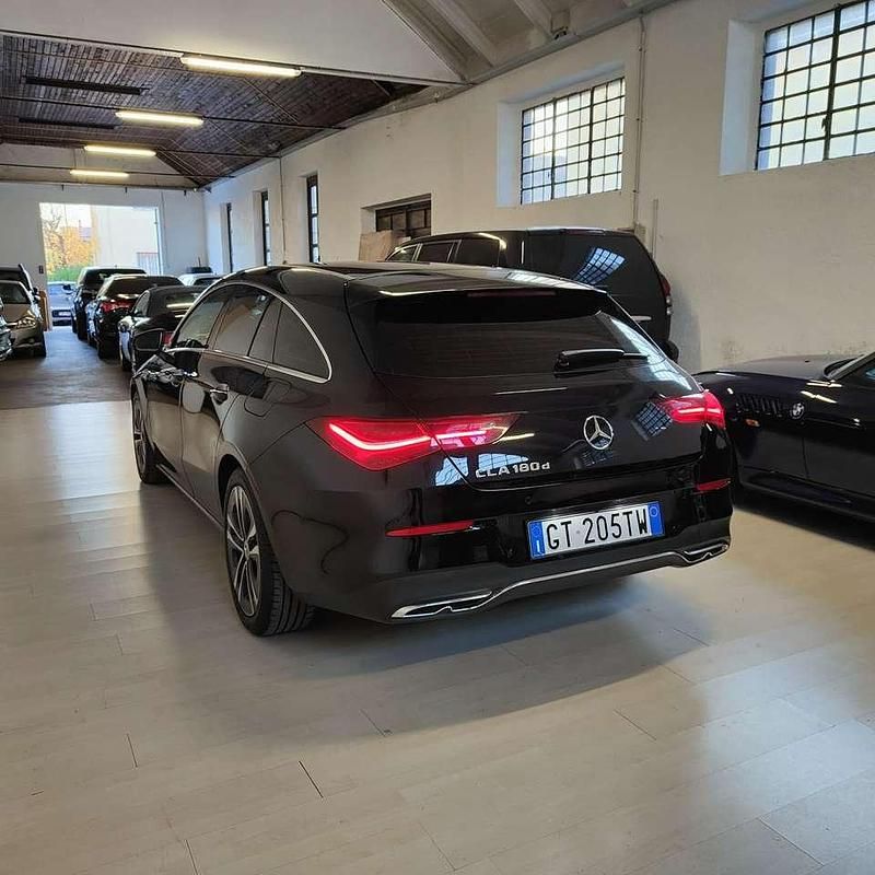 Usata Mercedes CLA180 Shooting Brake Executive 116 CV (85 kW) 2024 Other Station wagon