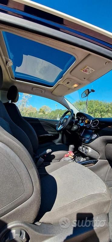 Usata Opel Adam Glam 70 CV (51 kW) 2017 Utilitaria